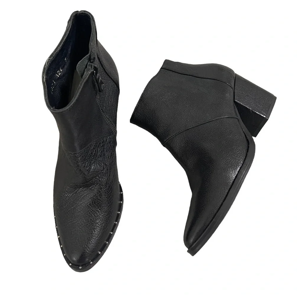 Freda Salvador Ankle Booties Black Calf Leather Block Heel Size 7